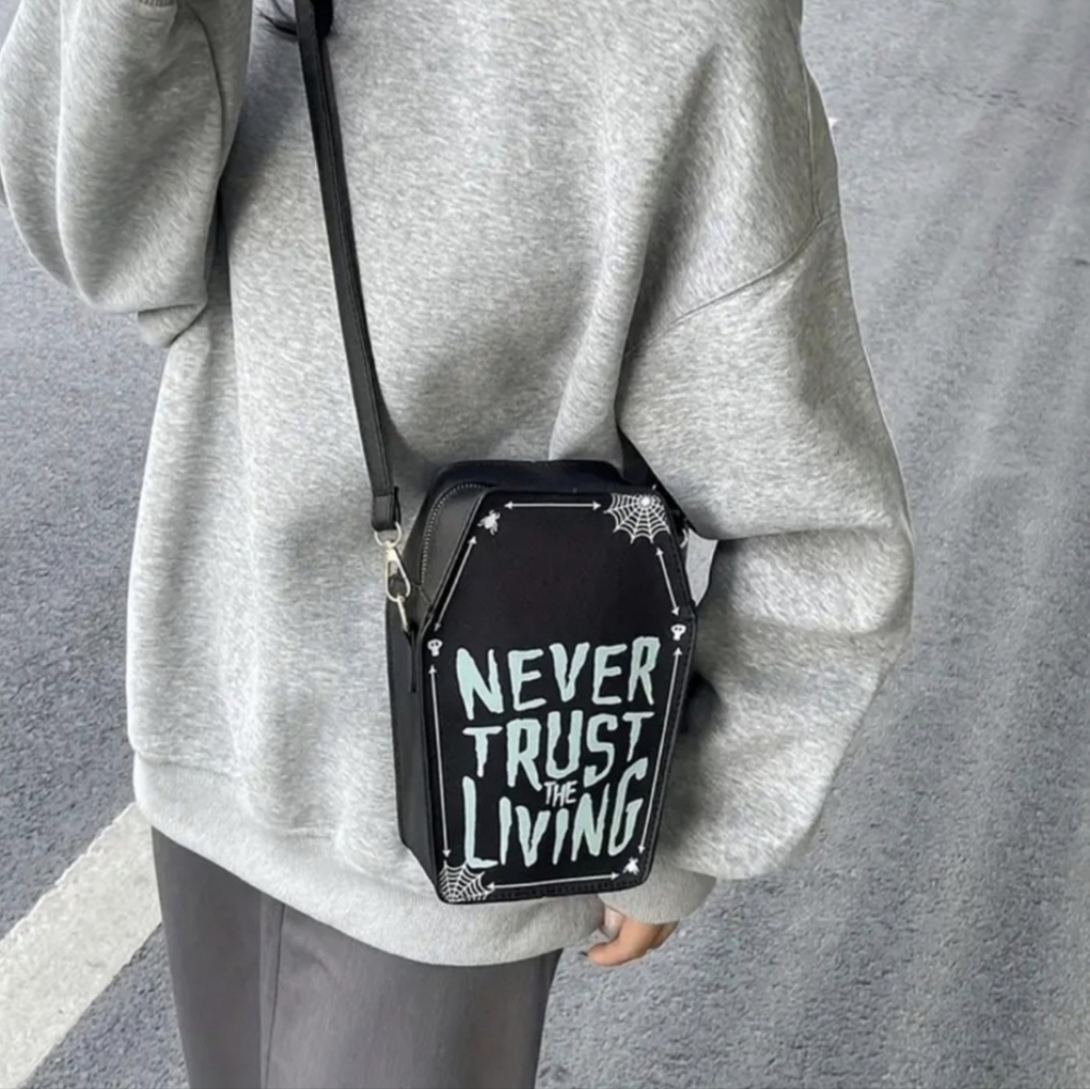 Never Trust the Living Bag - Picture 2 of 8